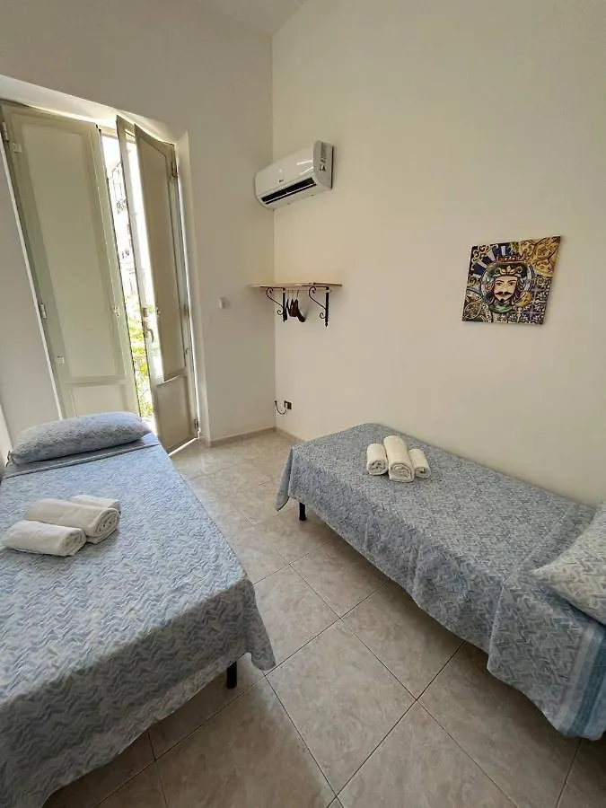 Al Cortile Di Maqueda Apartment Palermo